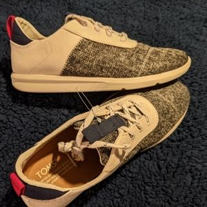Toms women's sneakers 7.5